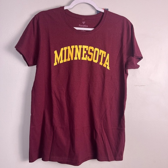 NWT Minnesota Golden Gophers Fanatics Women's Basic Arch T-Shirt - Maroon Large - Picture 4 of 7